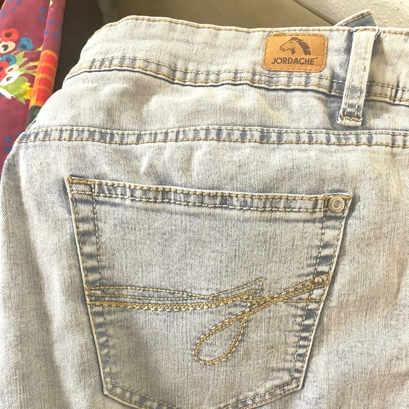 Acid Wash Bleach Bum Jeans - Picture 5 of 9
